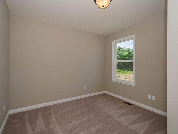 5th image of 6770 Silvertip Ct