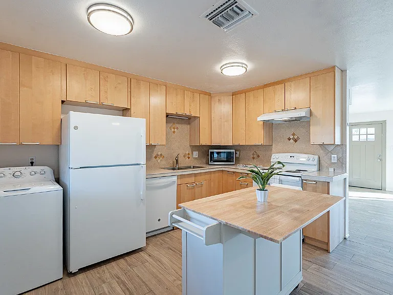 8416 E Rancho Vista Dr — Photo 10