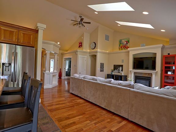 5th image of 8831 Northland Ln SE