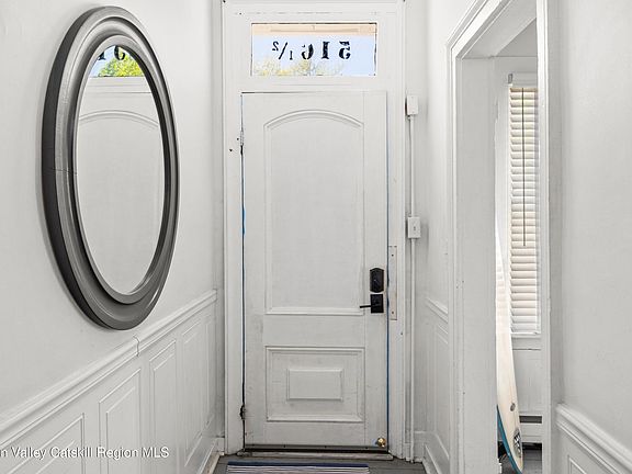 3rd image of 516-518 State St #516.5