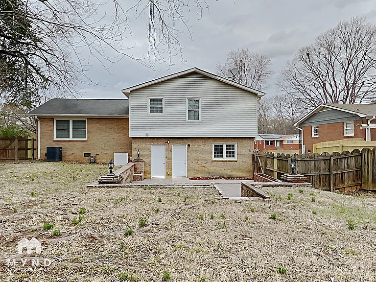 7316 Woodstream Dr — Photo 32