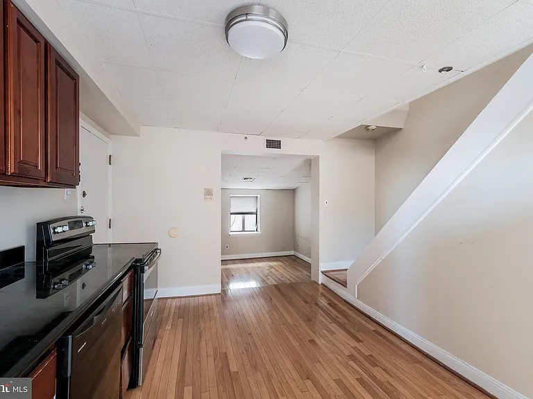 937 Christian St #2B — Photo 4