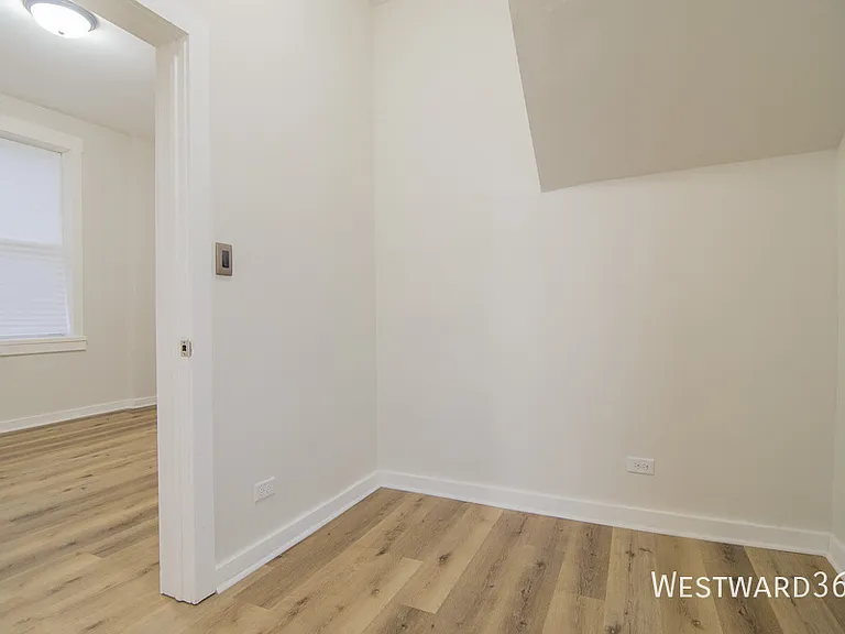 1141 S Francisco Ave #R1 — Photo 10