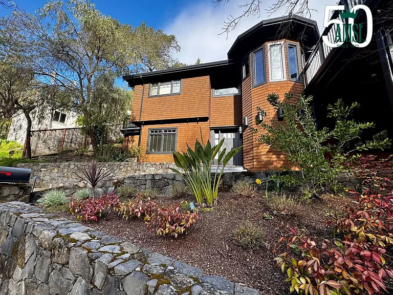 60 Frances Ave — Photo 54