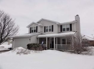 1518 N Wuthering Hills Dr, Janesville, WI