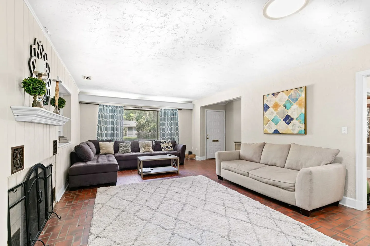 5 bed, 3.0 bath, 2368 sqft, $12,451 — Photo 1
