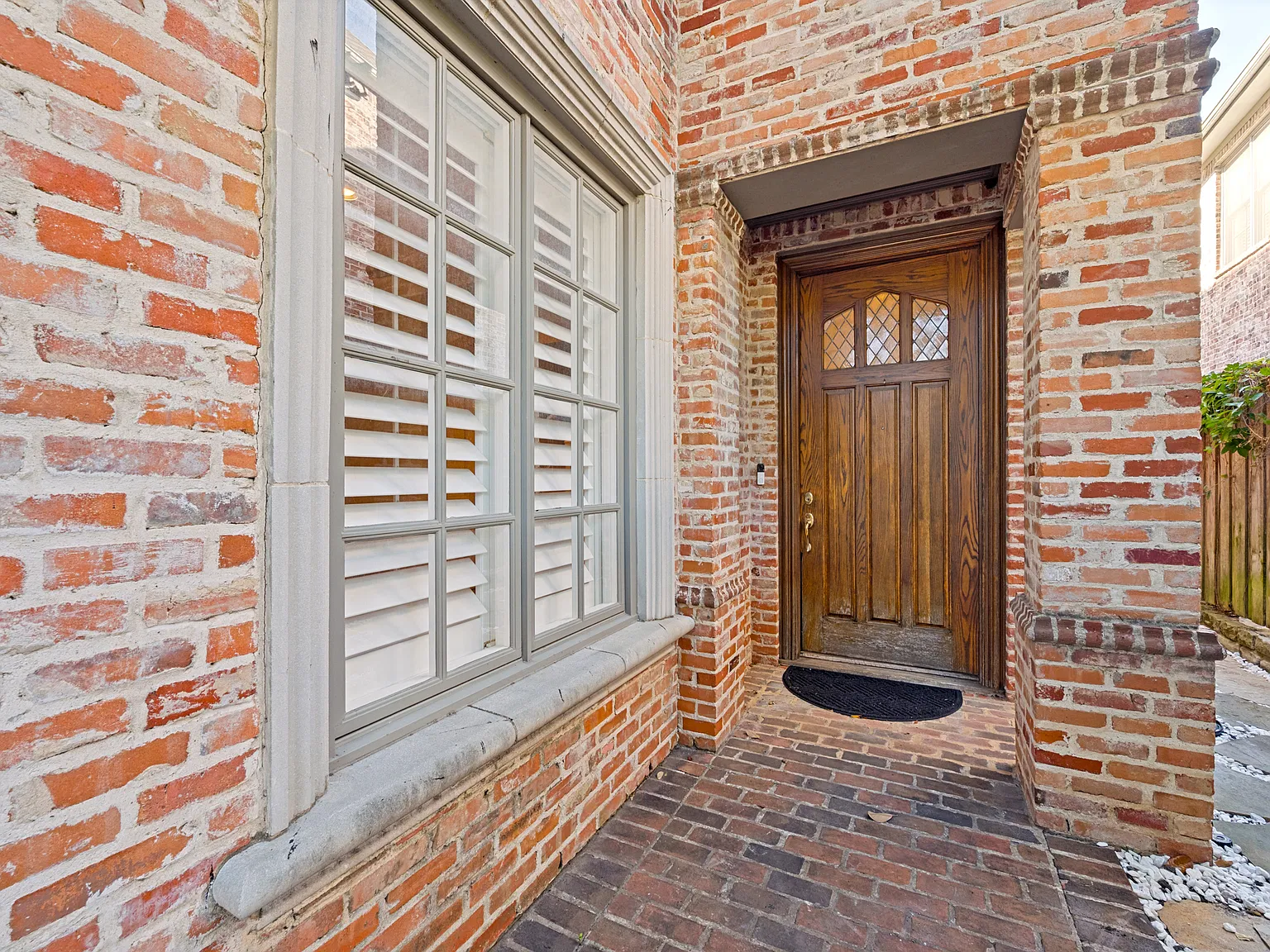 4 bed, 3.5 bath, 3352 sqft, $9,000 — Photo 3