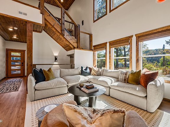 9th image of 3005 Nellie Dr