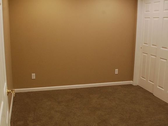 3rd image of 33467 Vineyard Park