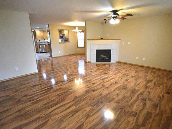 2nd image of 1821 SE 191st Pl