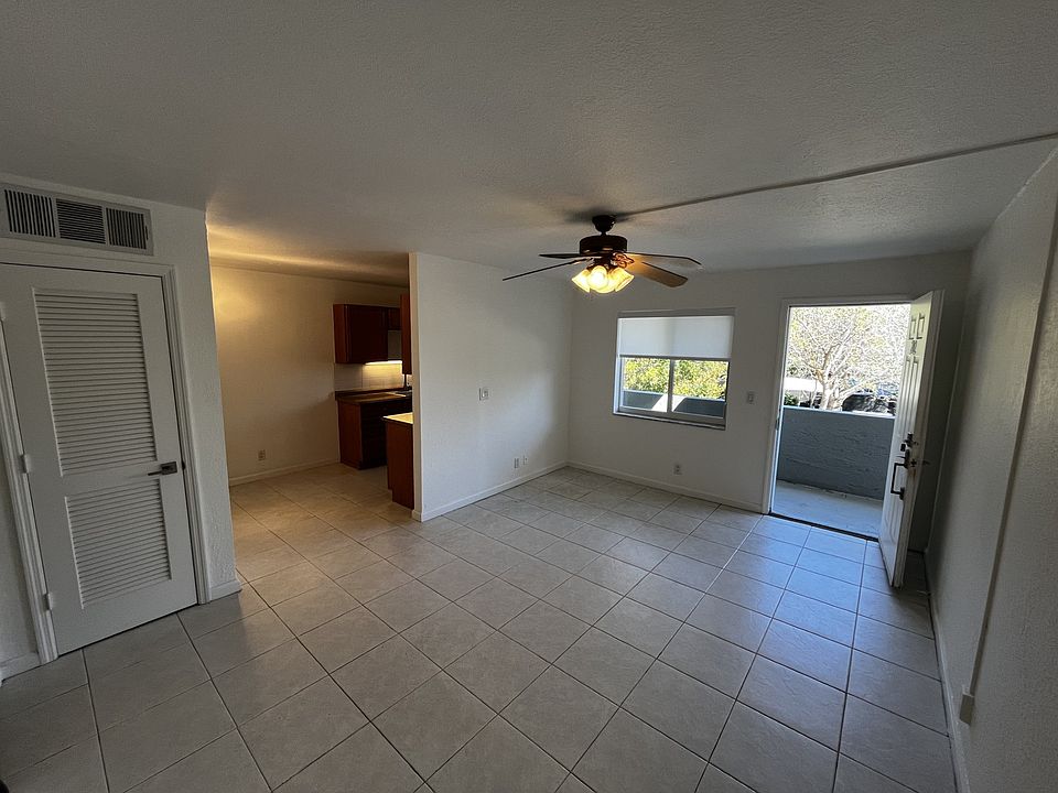 1st image of 801 NE 28th St APT 202