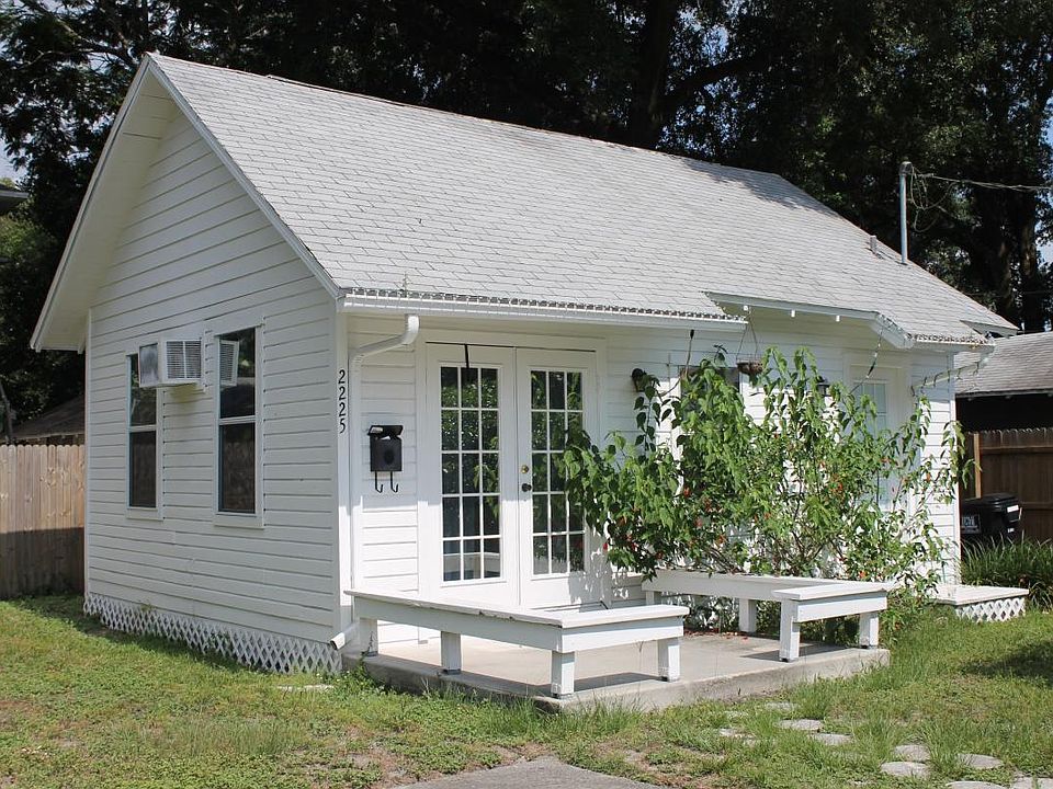 1st image of 2225 Depauw Ave
