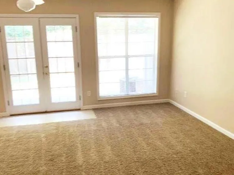 124 N Springview Dr — Photo 8