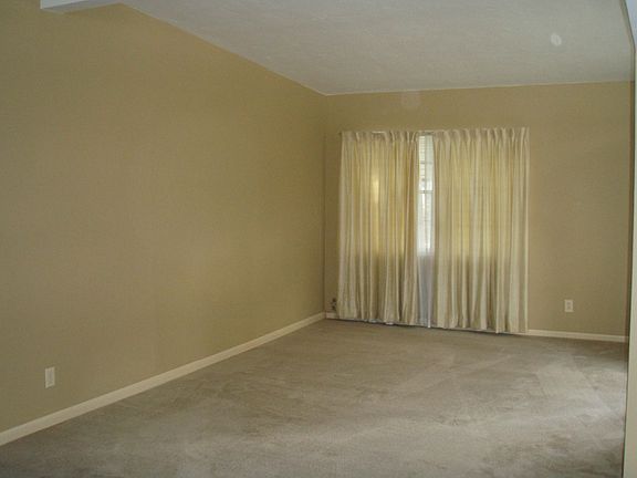 5th image of 4016 W Wisconsin Ave