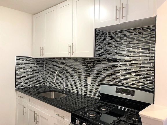 4th image of 932 Bronx Park S APT 3G