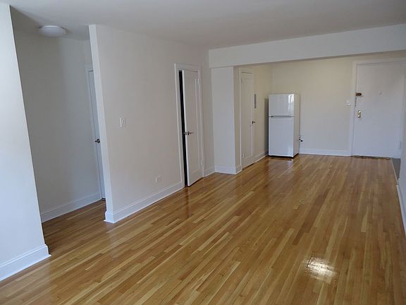 5th image of 14210 Hoover Ave APT 115