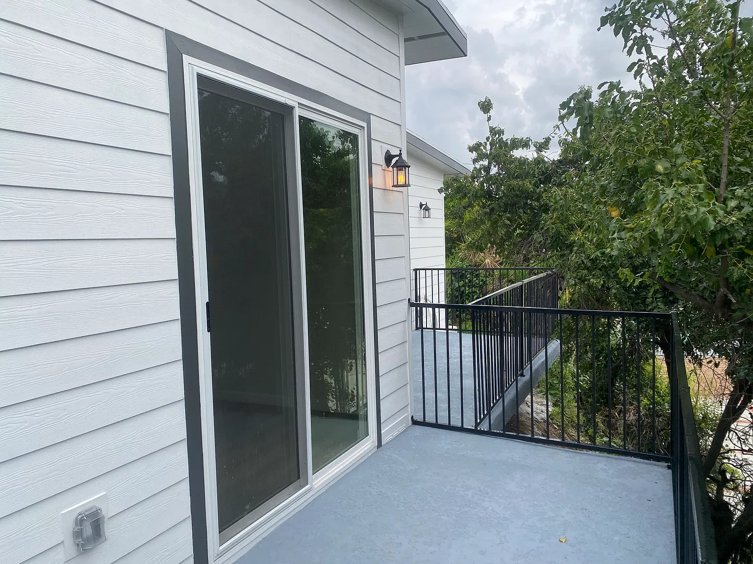 314 W Ulysses St — Photo 4