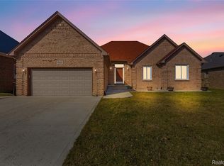 15019 Kelly Ct, Shelby Township, MI 48315