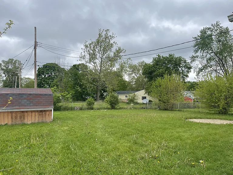 3318 W Jolly Rd — Photo 17