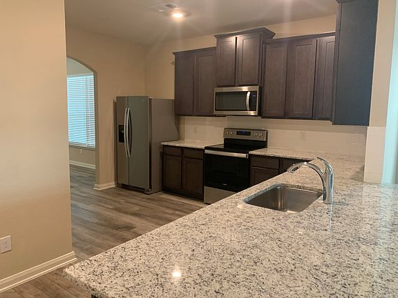 3rd image of 5301 Persimmon Dr