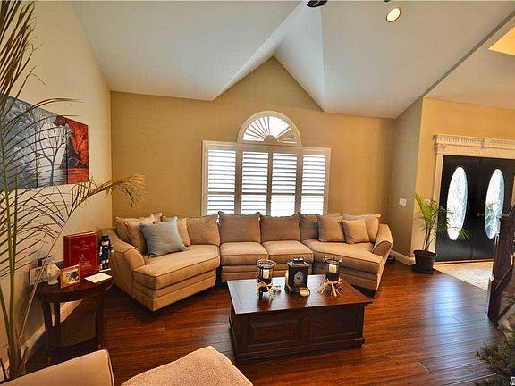 4th image of 6 Kimberly Ct