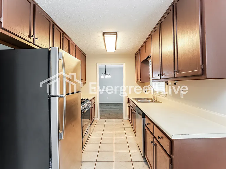 1018 Megcole Ct SW — Photo 7