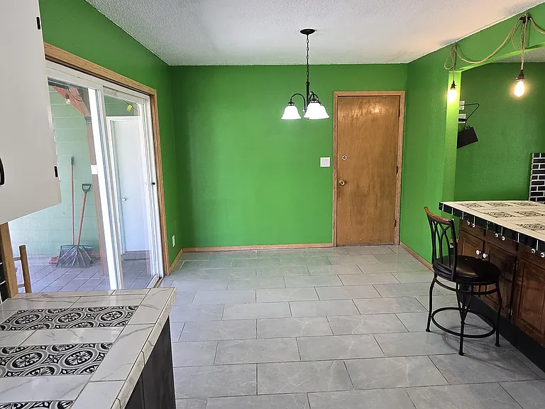 637 SE Commerce St — Photo 6