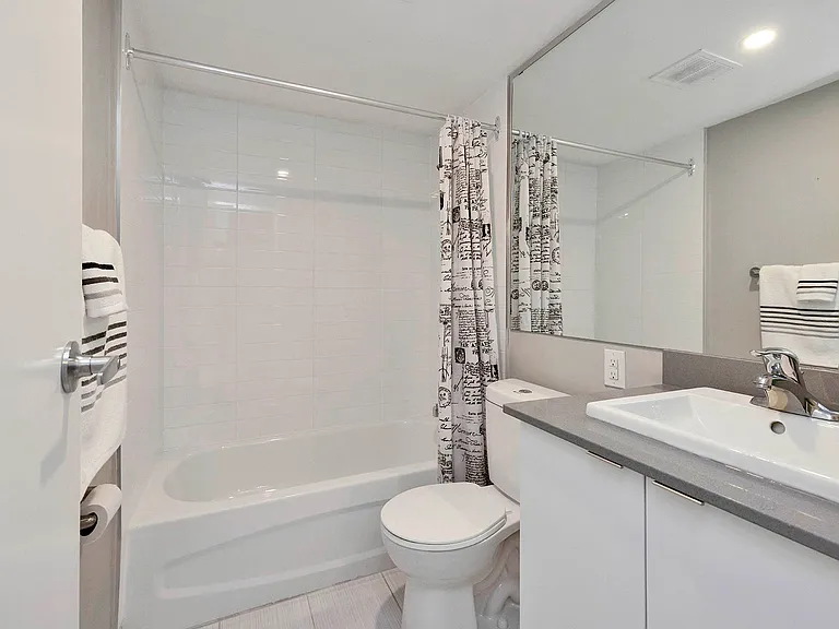 1750 Bloor St — Photo 9