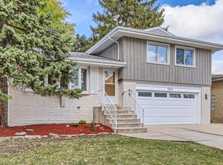 1432 Peterson Ave, Park Ridge, IL 60068
