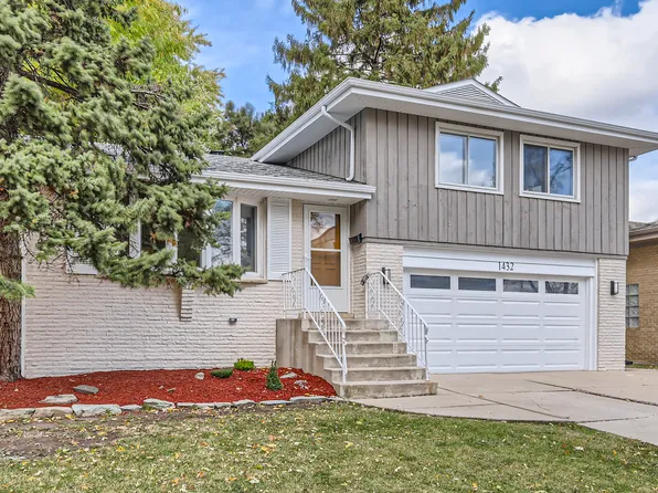 1432 Peterson Ave, Park Ridge, IL 60068