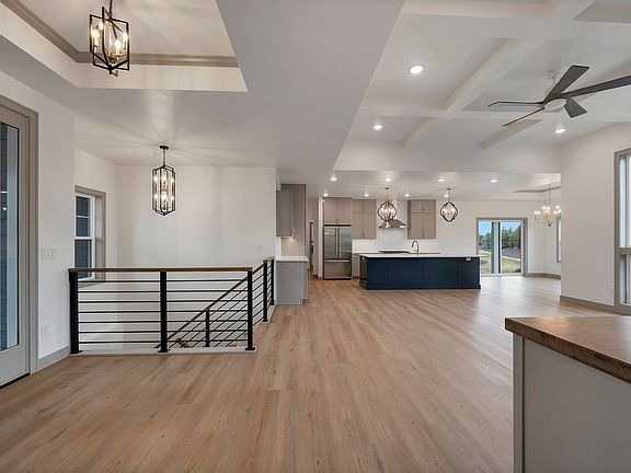 4th image of 3745 Beachmont Rd