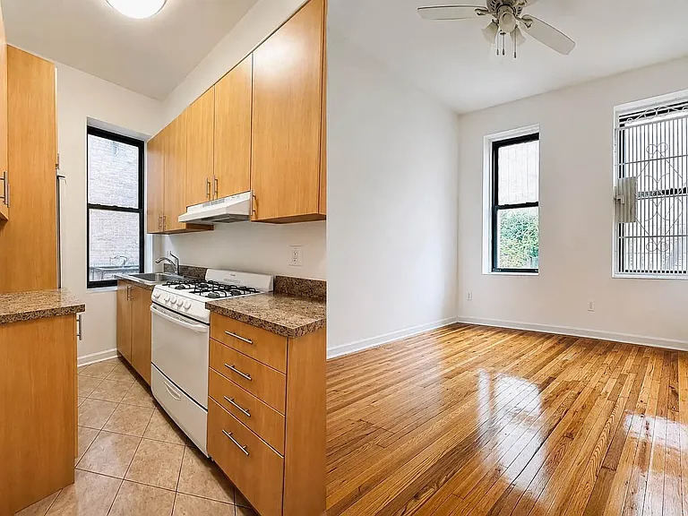 348 E 15th St #6 — Photo 1