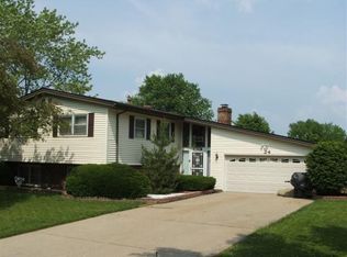 24 Abbot Rd, Springfield, IL 62704