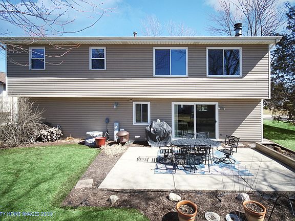 3rd image of 3840 Marine Dr