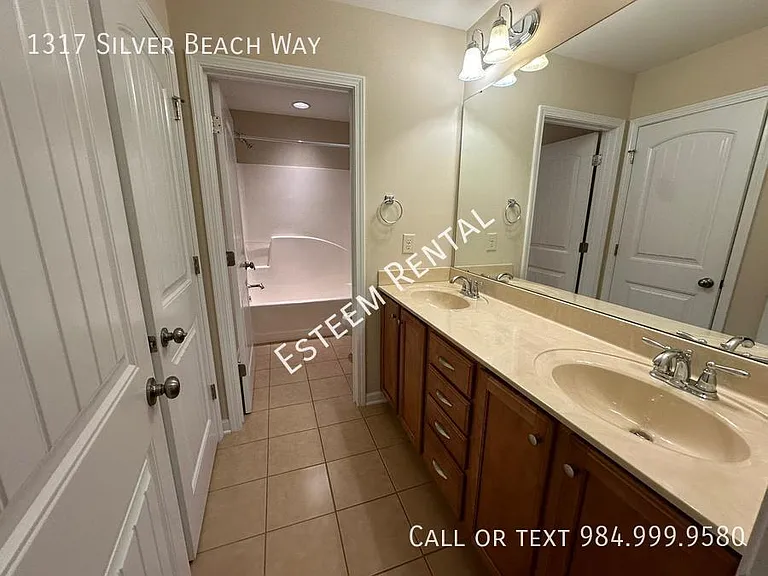 1317 Silver Beach Way — Photo 24