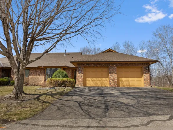 19 Anemone Cir, North Oaks, MN 55127