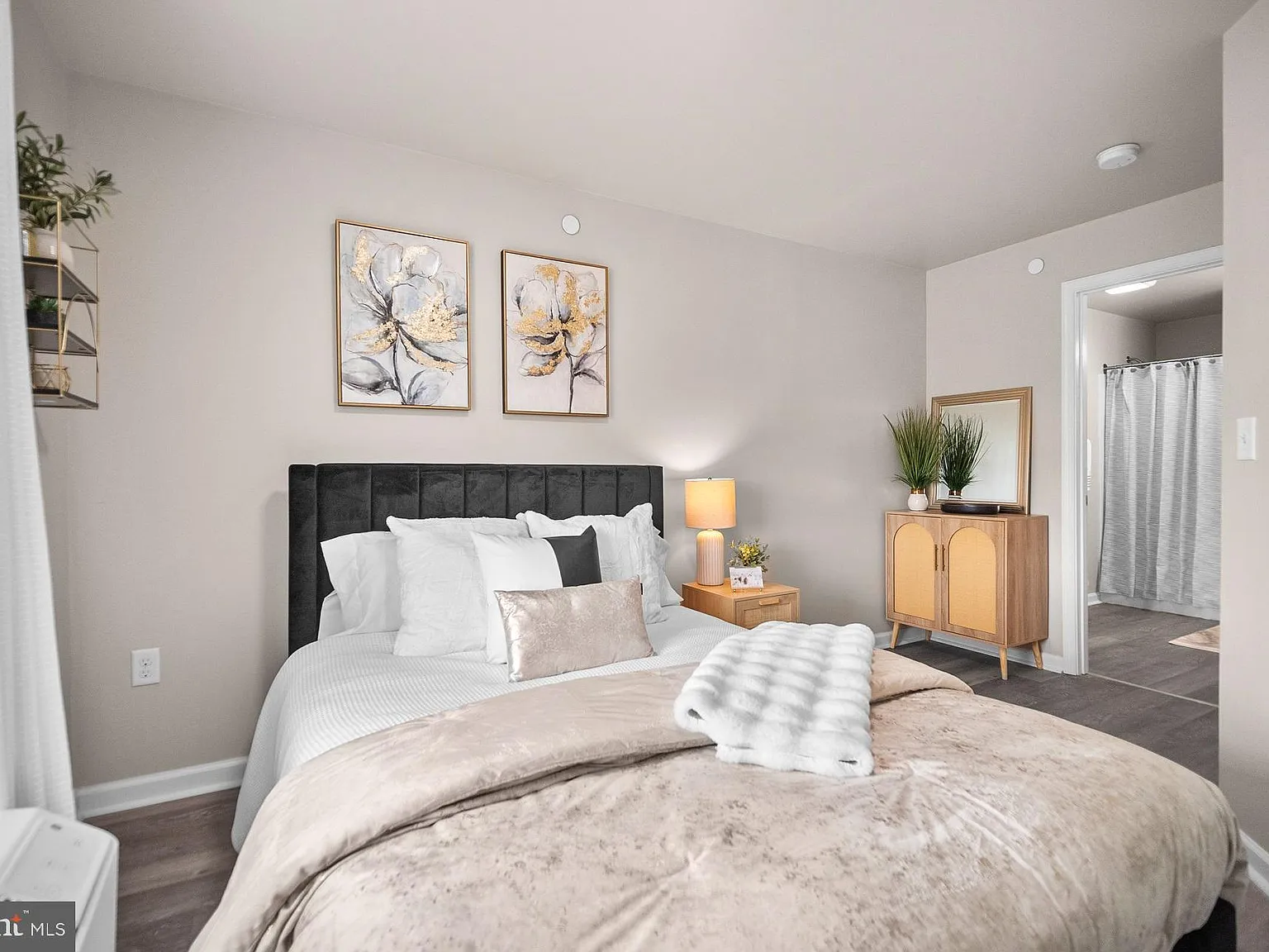 2 bed, 2.0 bath, 1232 sqft, $1,750 — Photo 2