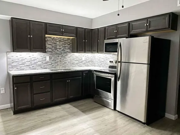 120 Daniels Dr, Midland, PA 15059