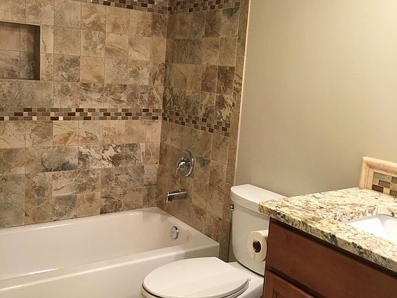 3rd image of 4737 W Lake Sammamish Pkwy SE APT A107