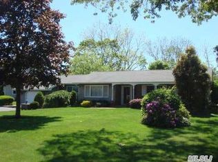 246 Foster Ave, Sayville, NY 11782