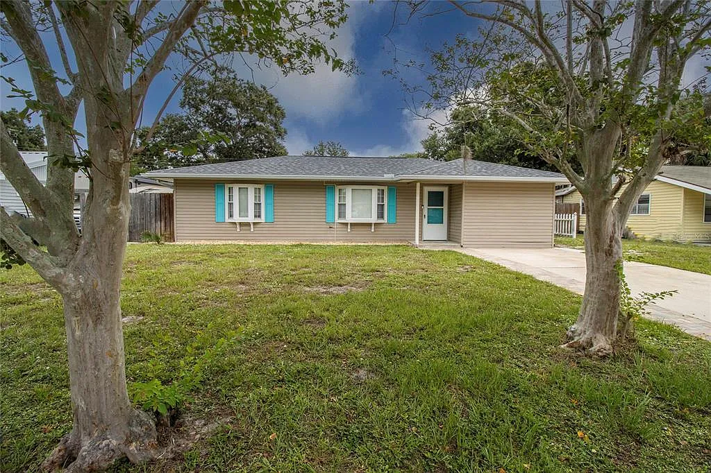 3 bed, 2.0 bath, 1267 sqft, $3,750 — Photo 2