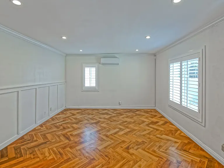 2621 Mathews Ave — Photo 13