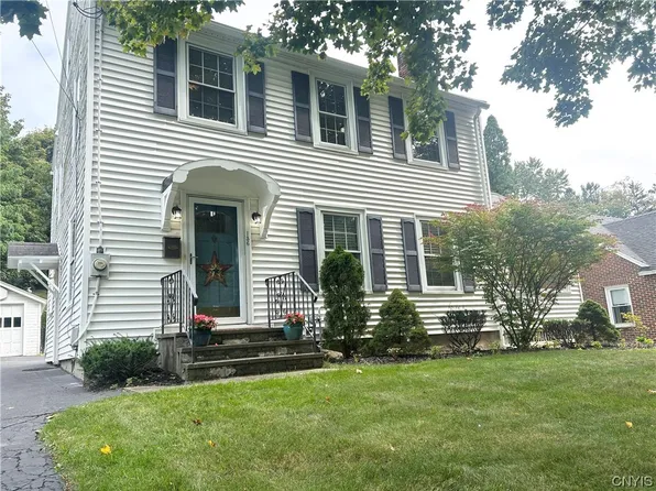 136 Century Dr, Syracuse, NY 13209