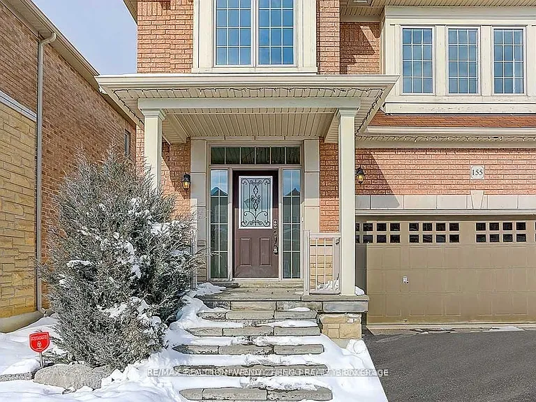 155 Durhamview Cres — Photo 2