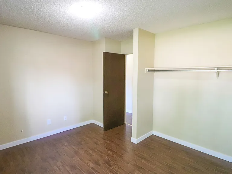 590 Columbia Blvd W — Photo 14