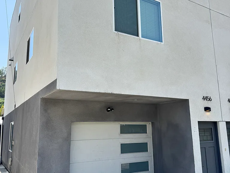 4454 1/2 Turquoise St #4454-1/2 — Photo 2