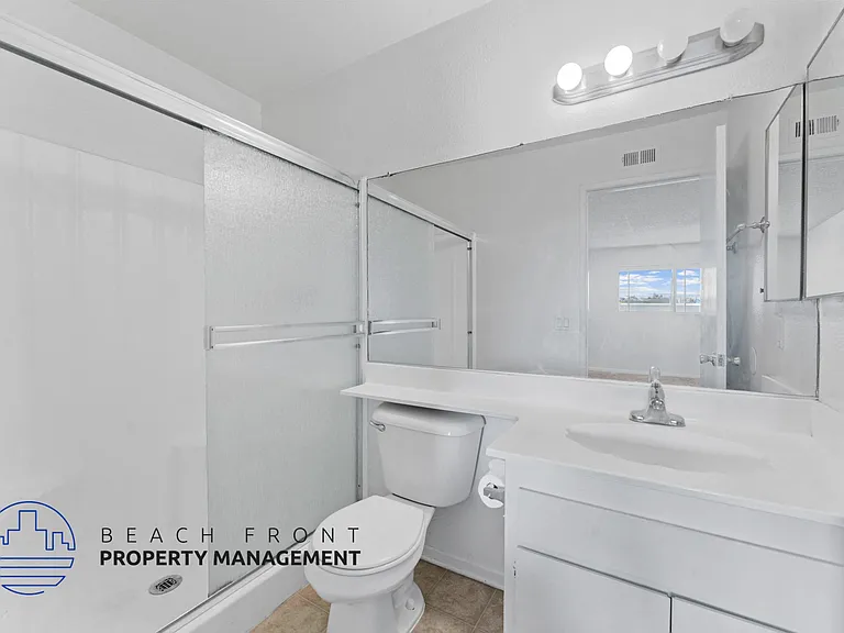 9842 Hamilton Ave. — Photo 25