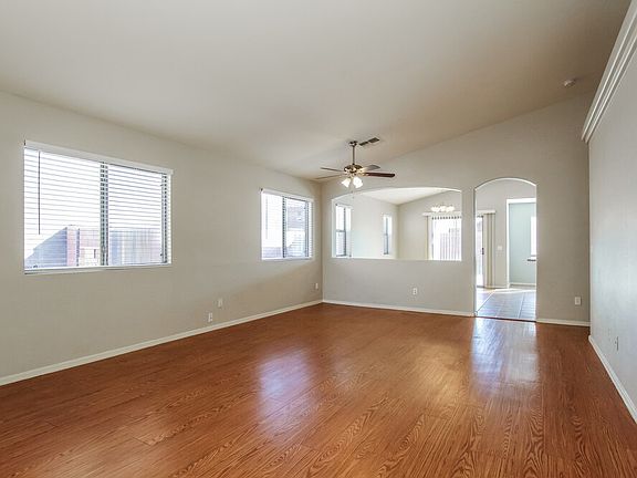 3rd image of 3329 W Wayland Dr