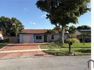 7922 SW 4th Pl, North Lauderdale, FL 33068