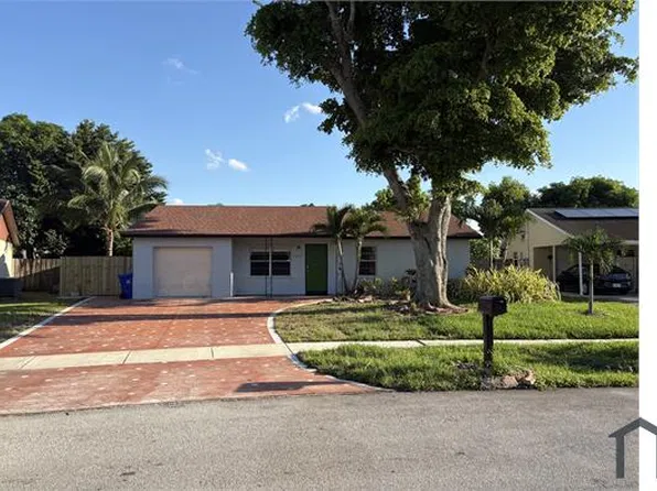 7922 SW 4th Pl, North Lauderdale, FL 33068